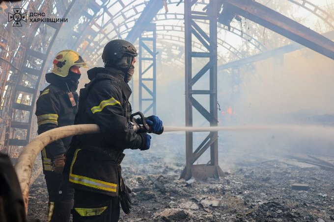 Новини Харкова: пожежу в ангарі Слобідського району ліквідовано